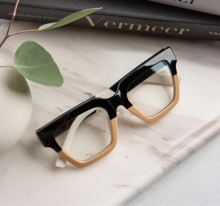 <p>Clearly fashionable<br/></p>