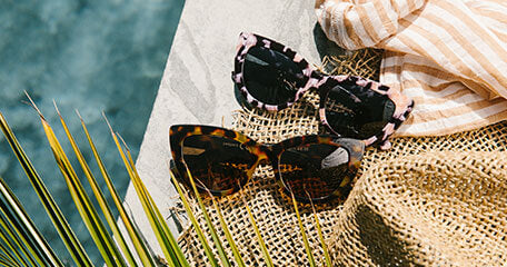 Polarized, Reading and Blue Light: 5 Signs You Need Glasses