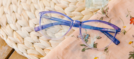 How to Keep Eyelashes From Smudging Glasses