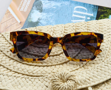 Womens Tortoise Sunglasses by Peepers Center Stage Tortoise Sunglasses by Peepers main image 4