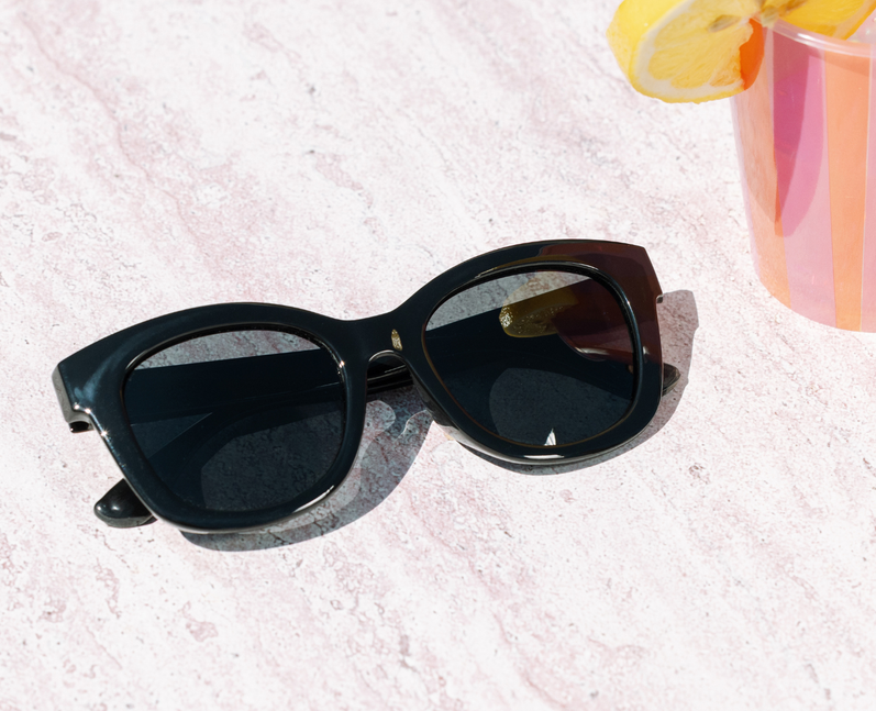 Center Stage | Sunglasses from Peepers - Peepers by PeeperSpecs display picture 2